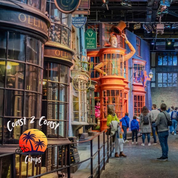✨⚡ WIN THE ULTIMATE HARRY POTTER FAMILY GETAWAY! ⚡✨ + £300 OF INSTANT WINS AVAILABLE 💷🪄🔮